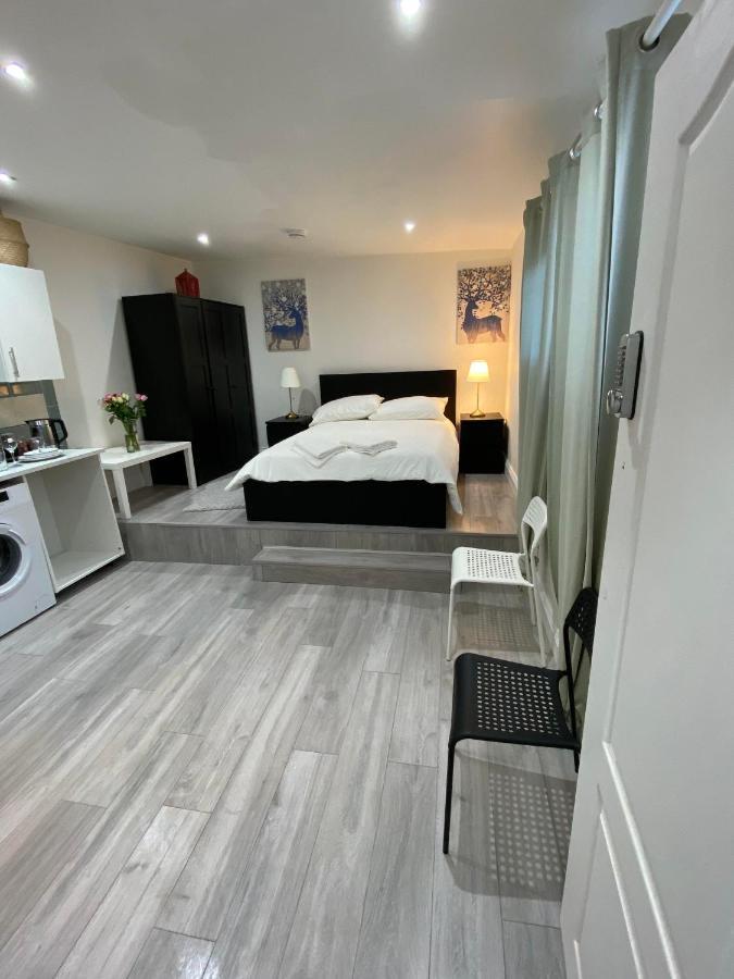 Charming Studio Apartment In لندن المظهر الخارجي الصورة